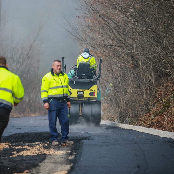 4a26c178-a2b9-4f37-8d6b-34034ed3580e