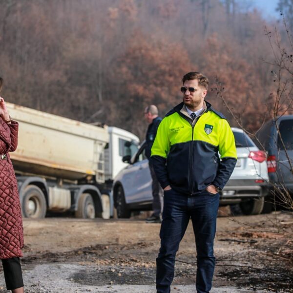 bcd315df-8cd0-4eaa-922d-2d0db5cc8a78